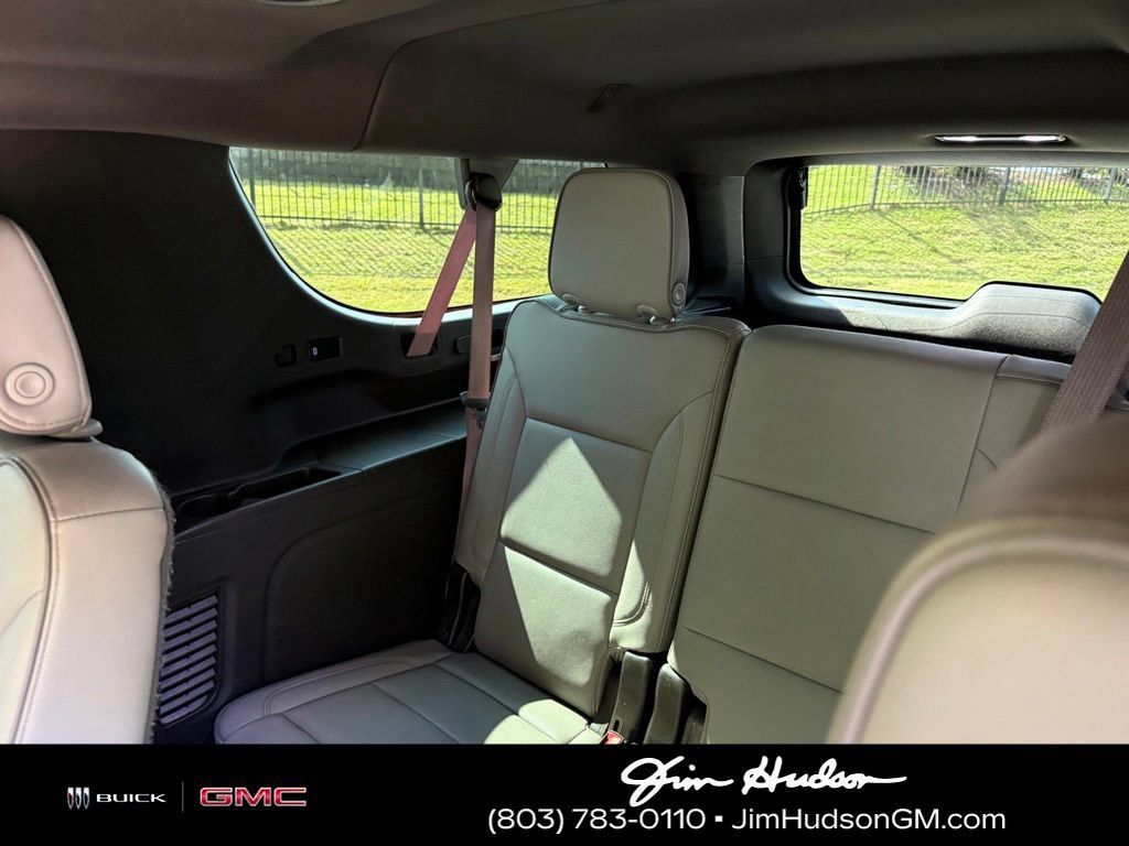Used 2022 GMC Yukon XL SLT w/ SLT Luxury Package RWD image 27