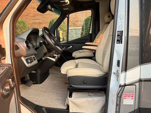 Used 2020 Mercedes-Benz Sprinter 3500 image 14
