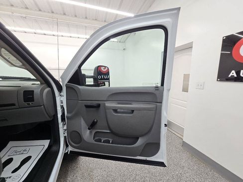 Used 2014 Chevrolet Silverado 3500 W/T RWD image 29