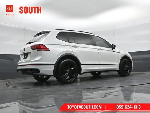 Used 2023 Volkswagen Tiguan SE R-Line FWD image 41