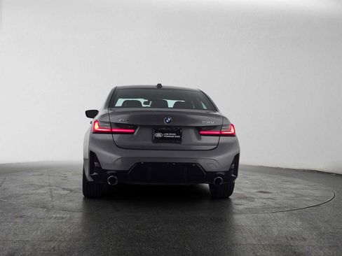 Used 2023 BMW 330i xDrive Sedan w/ M Sport Package AWD/4WD image 4