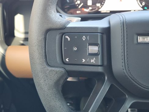 Certified 2023 Land Rover Defender 110 V8 AWD/4WD image 28