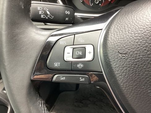 Used 2019 Volkswagen Jetta SE w/ Cold Weather Package FWD image 41
