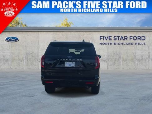 Used 2025 Ford Expedition Active RWD image 8
