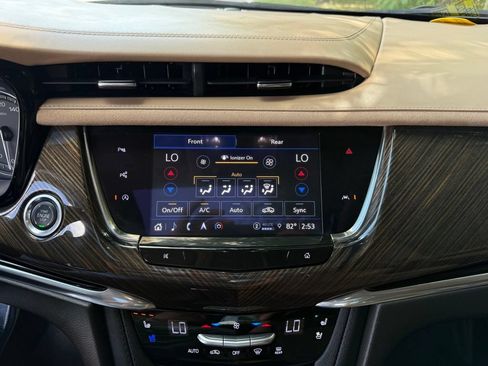 Used 2023 Cadillac XT6 Premium Luxury w/ Platinum Package FWD image 17