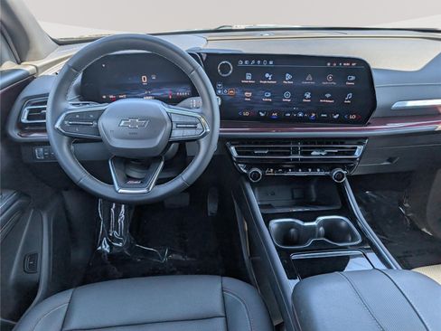 Used 2024 Chevrolet Traverse Z71 AWD/4WD image 19