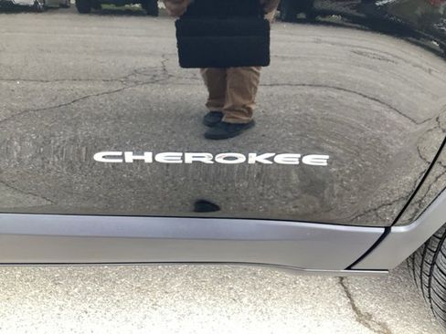 Used 2021 Jeep Cherokee Latitude Lux w/ Trailer Tow Group image 10