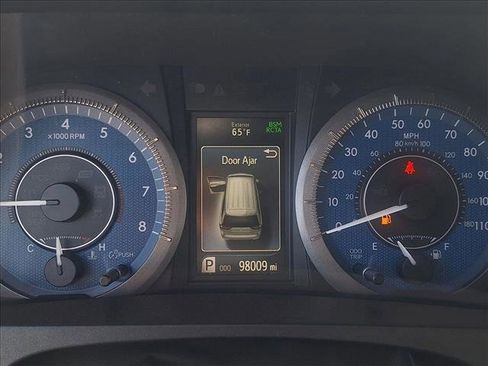 Used 2019 Toyota Sienna Limited Premium w/ Carpet Mat Package FWD image 11