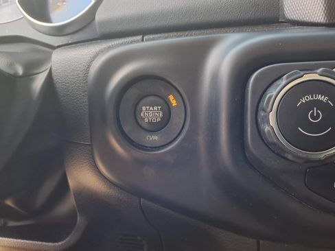 Used 2022 Jeep Wrangler Unlimited Sahara w/ Cold Weather Group AWD/4WD image 23