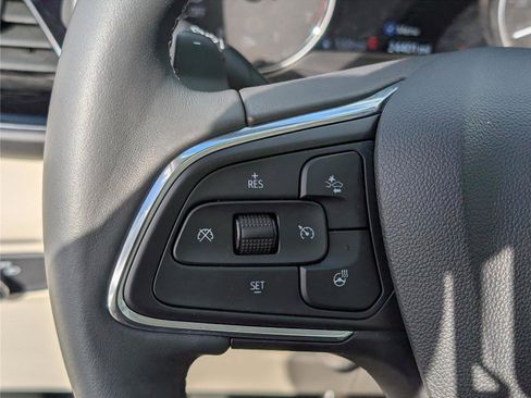 Used 2023 Buick Envision Avenir image 25