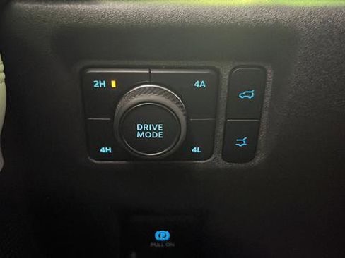 Used 2025 Ford Expedition Platinum AWD/4WD image 36
