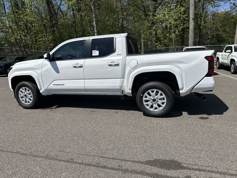 New 2026 Toyota Tacoma SR5 AWD/4WD image 19