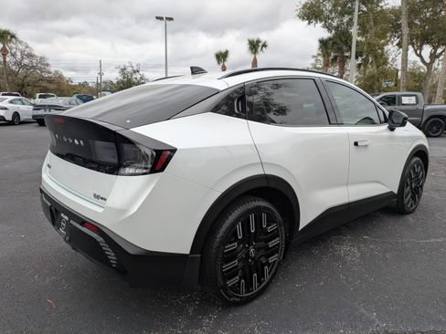 New 2026 Nissan Leaf Platinum+ image 4