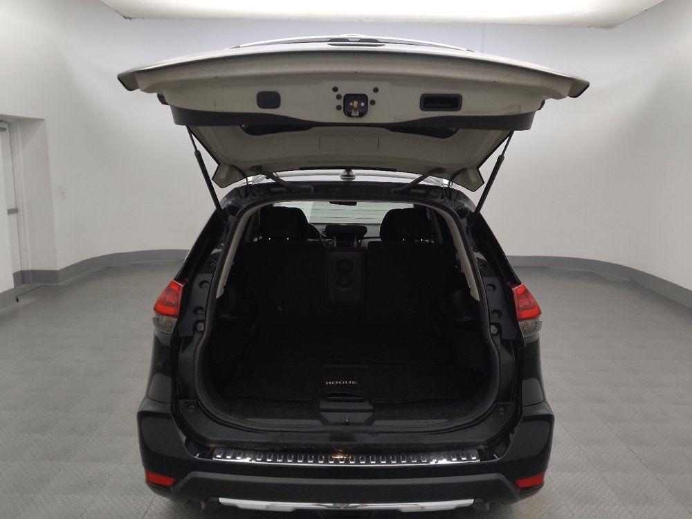 Used 2019 Nissan Rogue S w/ Special Edition Package FWD image 29