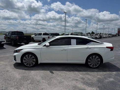 Used 2025 Nissan Altima 2.5 SL FWD image 35