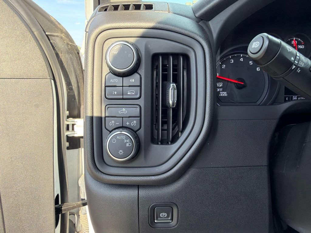 Used 2023 Chevrolet Silverado 1500 Custom AWD/4WD image 25