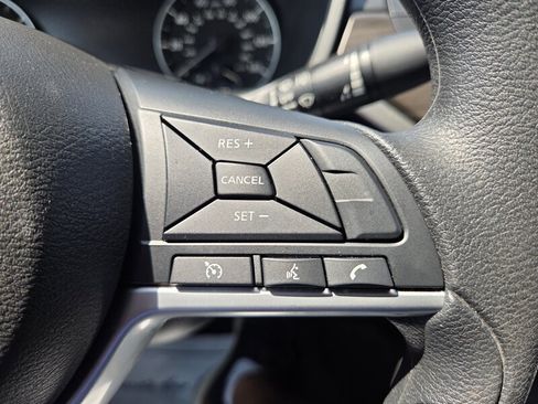 Used 2025 Nissan Altima 2.5 SV FWD image 14