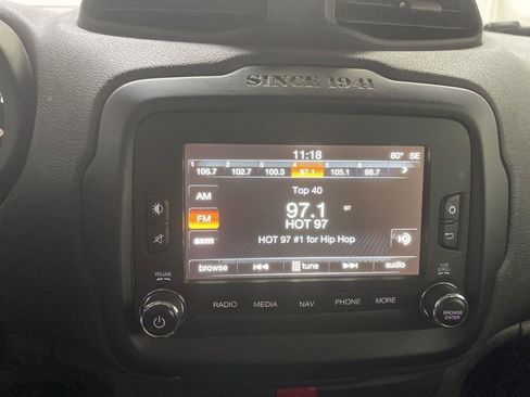 Used 2016 Jeep Renegade Latitude AWD/4WD image 16