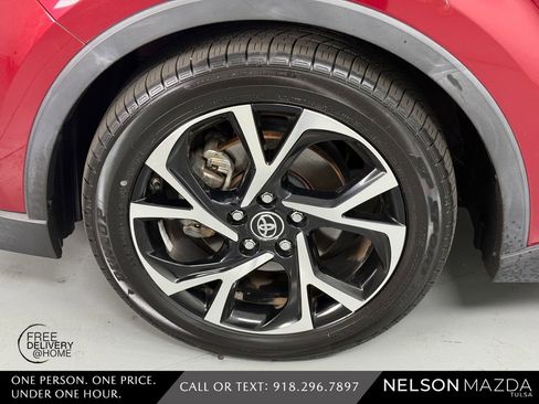Used 2019 Toyota C-HR Limited FWD image 13