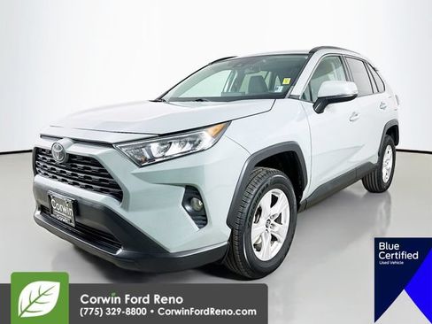 Used 2019 Toyota RAV4 XLE AWD/4WD image 3
