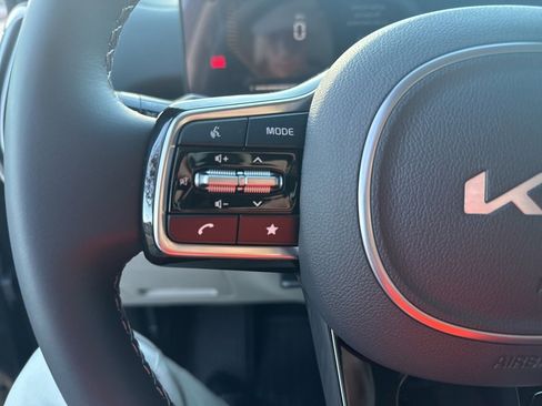 New 2025 Kia Sorento S image 33