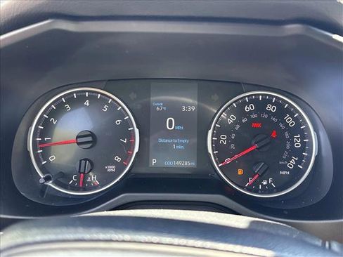 Used 2019 Toyota RAV4 LE FWD image 11