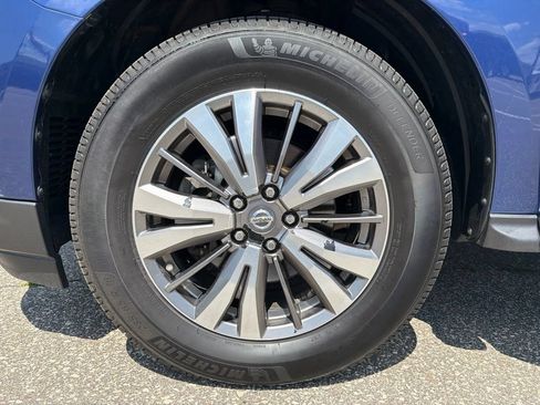Used 2019 Nissan Pathfinder SL FWD image 23