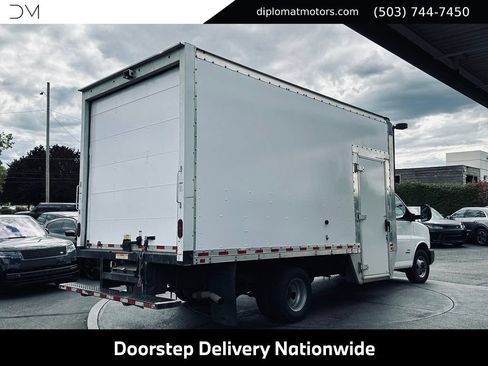 Used 2021 Chevrolet Express 4500 Extended w/ Power Convenience Package RWD image 7