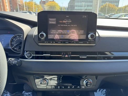 Used 2022 Mitsubishi Outlander ES image 14