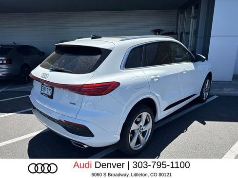 Used 2025 Audi Q5 Premium Plus w/ Premium Plus AWD/4WD image 3