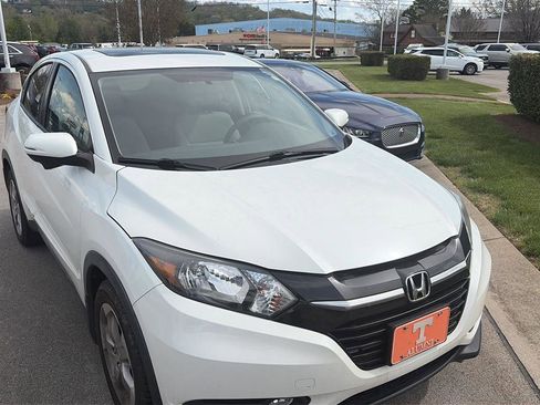 Used 2016 Honda HR-V EX image 2