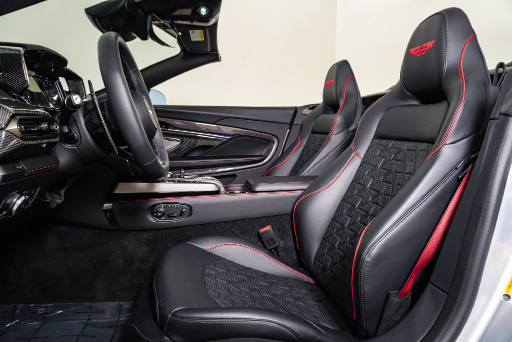 Used 2026 Aston Martin Vanquish Convertible RWD image 23