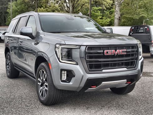 Used 2024 GMC Yukon AT4 w/ Technology Package AWD/4WD image 2