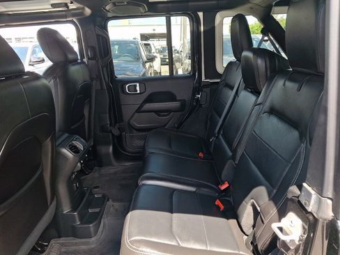 Used 2023 Jeep Wrangler Unlimited Sahara w/ Cold Weather Group AWD/4WD image 20