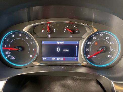 Used 2023 Chevrolet Traverse LT w/ Rear Camera Mirror Package AWD/4WD image 37