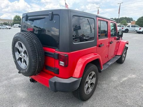 Used 2017 Jeep Wrangler Unlimited Sahara w/ Connectivity Group AWD/4WD image 6