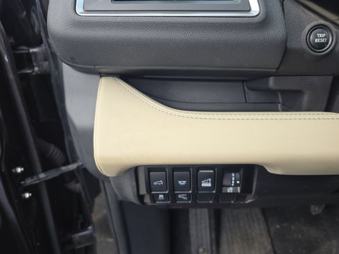 Used 2022 Subaru Ascent Touring image 18