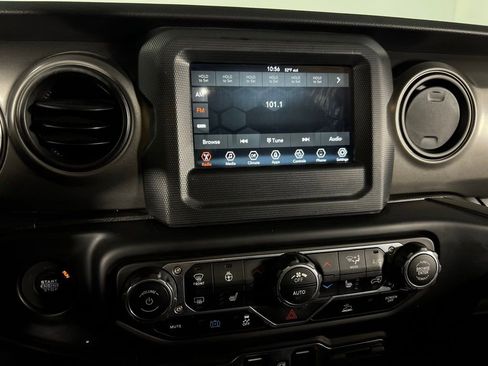 Used 2023 Jeep Wrangler Unlimited w/ Cold Weather Group image 21