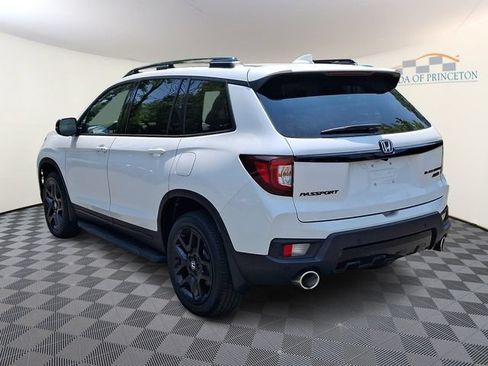 Certified 2024 Honda Passport Black Edition image 4