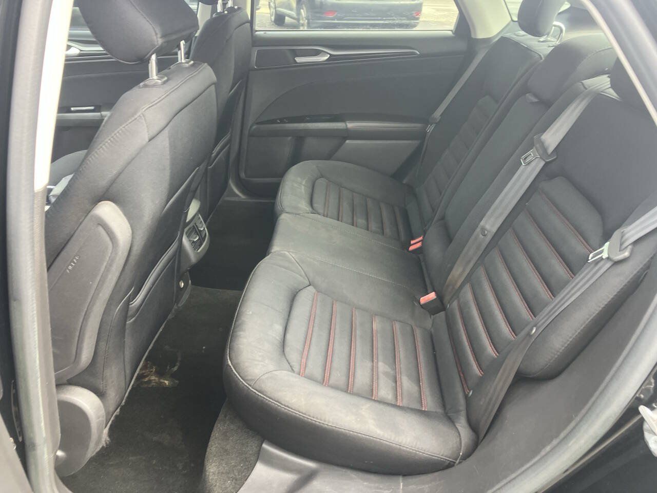 Used 2016 Ford Fusion SE w/ Equipment Group 201A FWD image 17