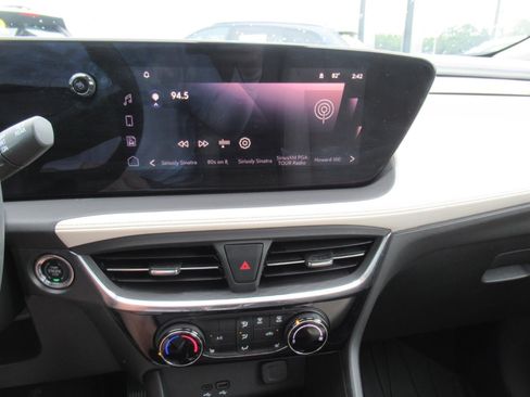 Used 2024 Buick Encore GX Sport Touring w/ Comfort Package FWD image 27