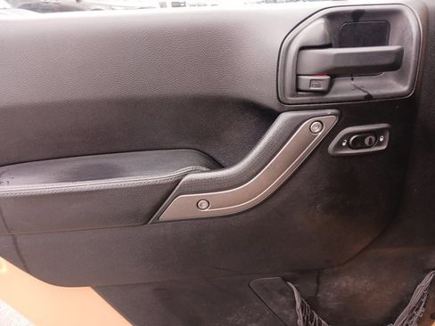 Used 2013 Jeep Wrangler Moab image 24