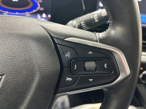 Used 2025 Chevrolet Trax LT w/ LT Convenience Package image 17