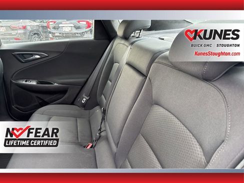 Used 2017 Chevrolet Malibu LT image 38