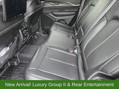 Used 2023 Jeep Grand Cherokee Limited w/ Luxury Tech Group II AWD/4WD image 22