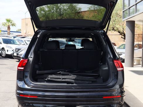 Used 2021 Volkswagen Tiguan SE R-Line image 18