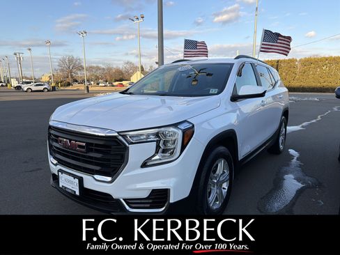 Certified 2022 GMC Terrain SLE w/ Driver Convenience Package image 1