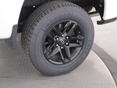 Used 2020 Chevrolet Silverado 1500 Custom Trail Boss w/ LPO, Dark Essentials Package AWD/4WD image 14