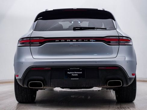 Certified 2025 Porsche Macan image 11