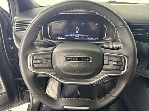 Used 2022 Jeep Wagoneer Series II AWD/4WD image 11